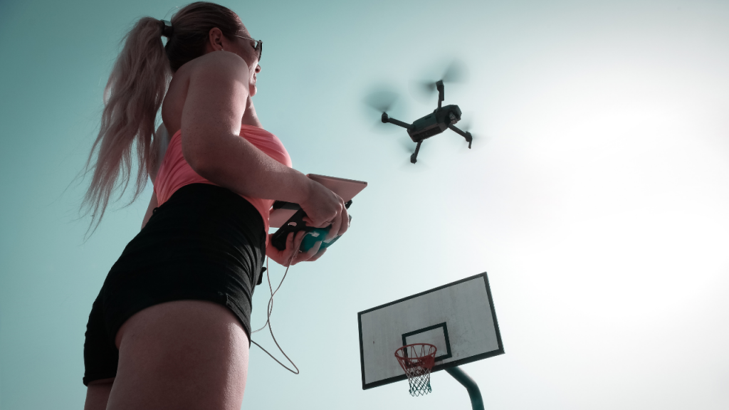 From a pre-flight checklist to a complete list of basic exercises. This guide contains everything you need to know to learn how to fly your drone. And they're not in your drone manual!